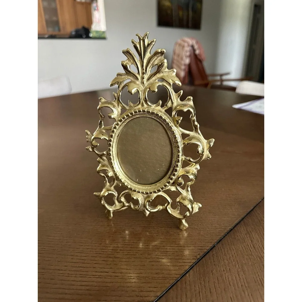 Virginia Metalcrafters Ornate Heavy Brass Tabletop Mantel Vintage Picture Frame‎